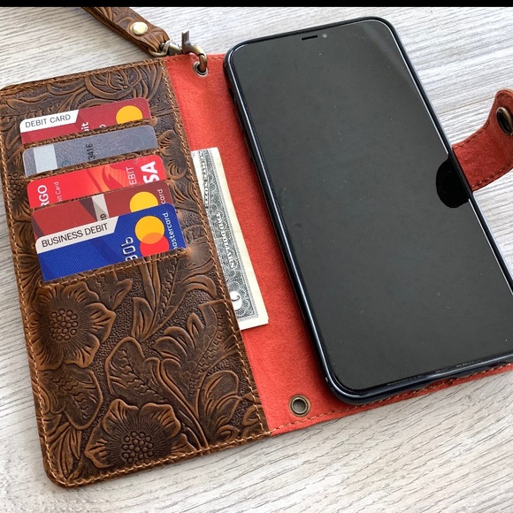 New Leather IPhone 11 wallet case, phone case. - Picture 7 of 10